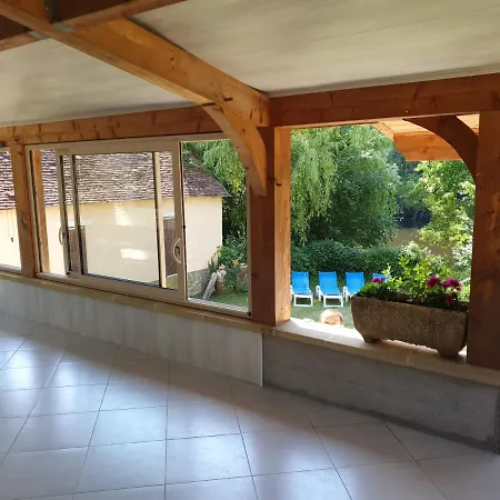 Maison De *